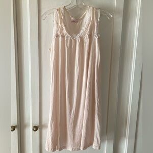 VTG Simply Basic Women's Lace-Trim Sleeveless Nightgown